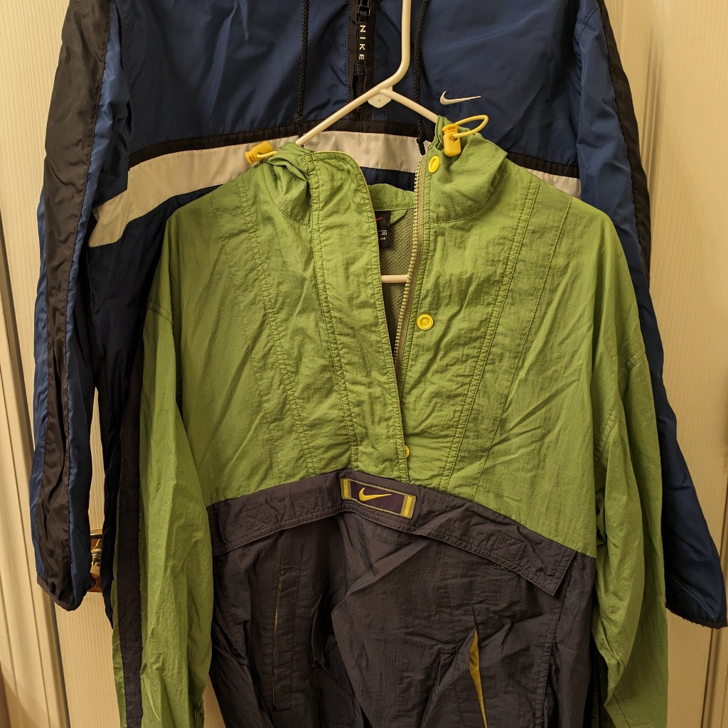 Nike Pullovers